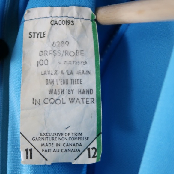 Vintage 70’s Dress with Matching Belt and Attached Neck Tie - Picture 4 of 4